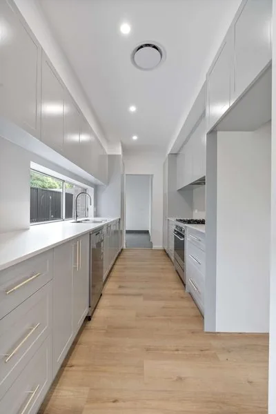Custom Home Seven Hills - Kitchen