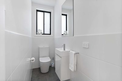 Custom Home Seven Hills - Bathroom