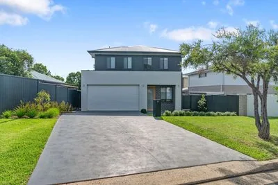 Custom Home Seven Hills - Exterior
